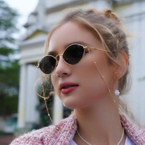 Small Frame Retro Sunnies with Chain Black Lens - Picture 1 of 5